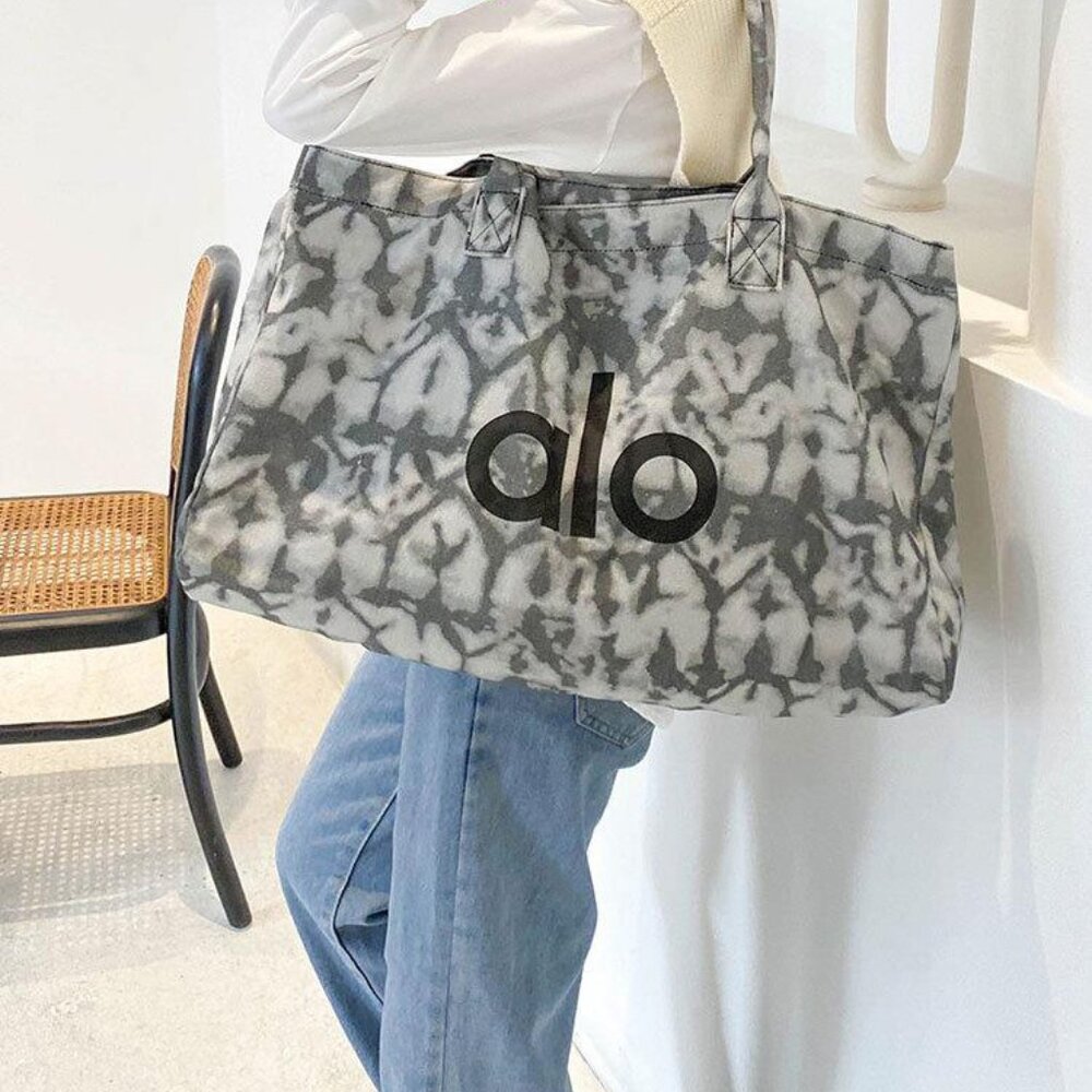 Alo Yoga Grey Tie-Dye Iconic Shopper Tote Gym Bag